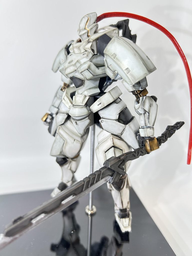 基本ミキシングだけで、特別加工した箇所は肩関節部くらいになります。なで肩になるようにしました。そっちのが武士っぽいかなと。