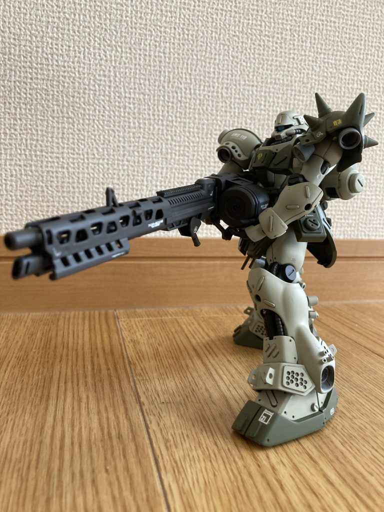 シールド類は前作のザクⅢに使用したので、武器だけは強めなモノを持たせました。ジオン量産機は良いですね。ご覧頂きありがとうございました。