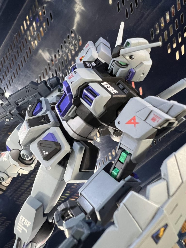 UC0095、ロンドベルのアムロ大尉が乗っていたのでは⁉️ガンダム5号機をベースにコクピット周り、各関節部にサイコフレームを搭載という妄想であります。