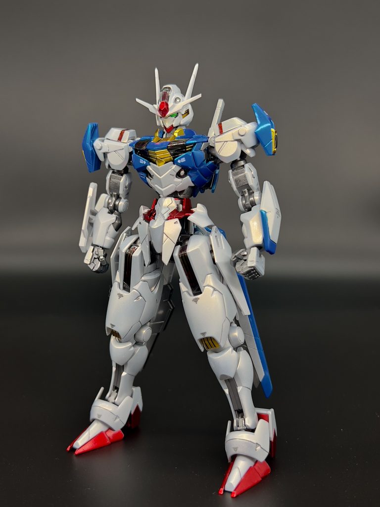 ビットオン状態プロポーションは腰を延長、肩のボリュームをアップさせてます。あと肩のシェルユニットのラインをクリア化してます。