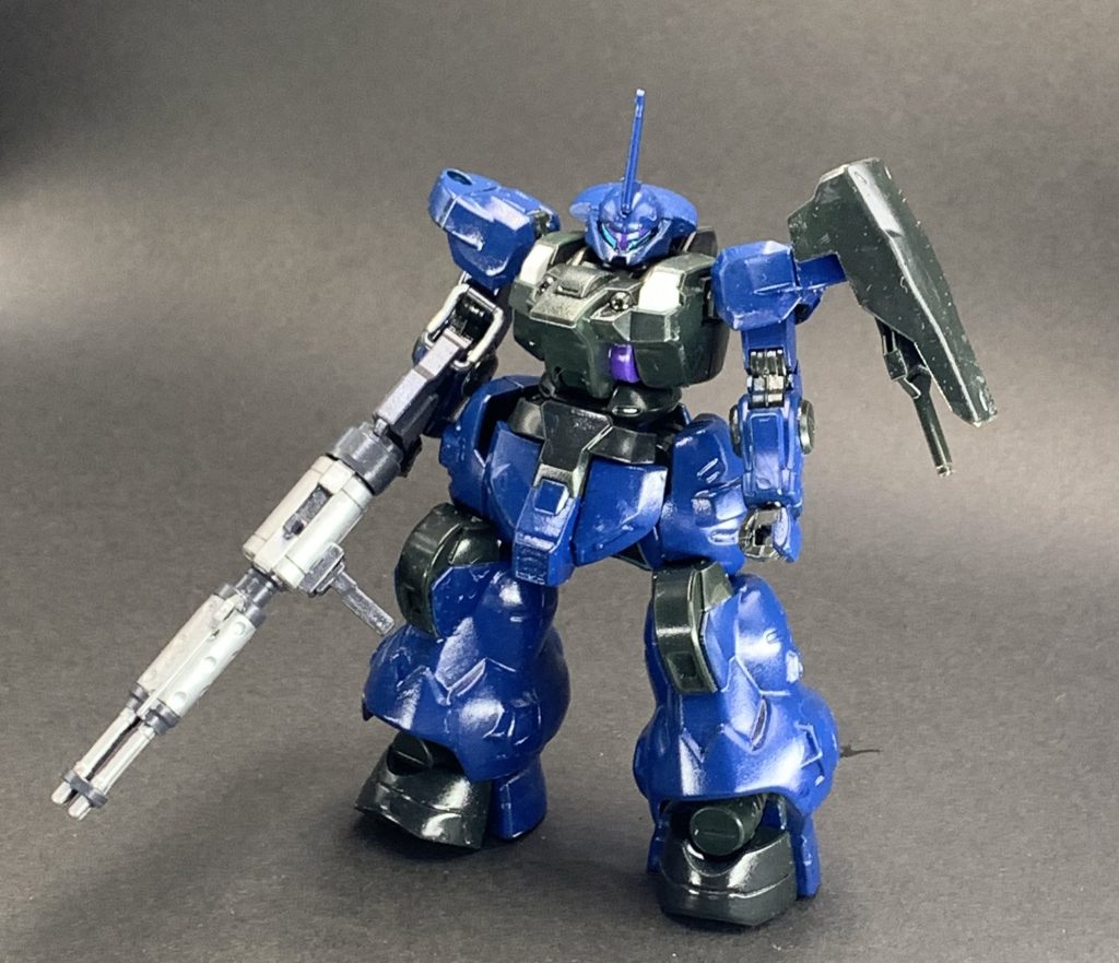 武器はデミトレーナーセットの中からガトリング砲を採用しました。大型の機体だから似合うと思って