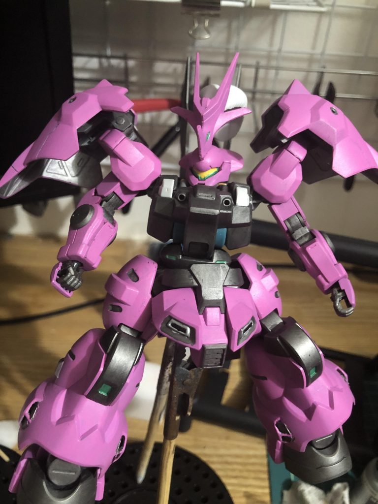 成形色が設定とだいぶ違ったので頑張って筆塗りしました