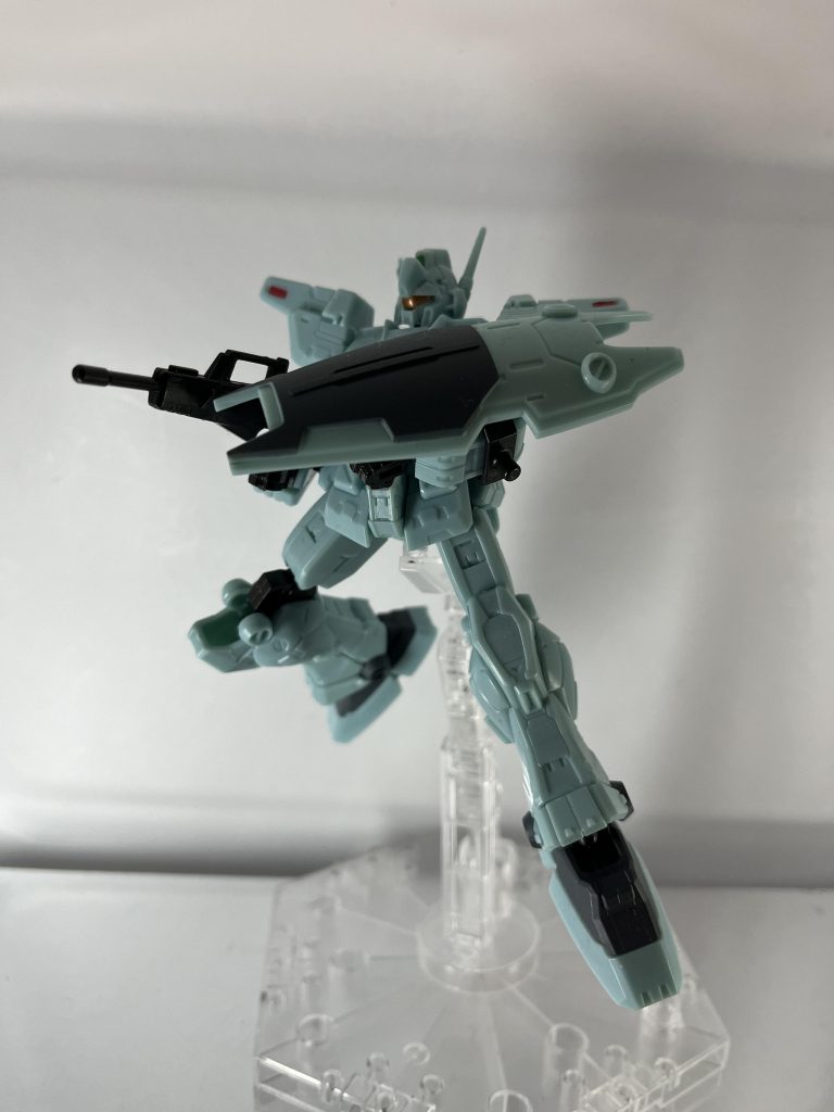 バニングやモンシアも搭乗した名機こんなにカッコいいのに売れ残っている謎な奴⇦アキバでフレームと外装セットで1000円(笑サーベルは塗装が要りますが、手首も銃用があるのでマシンガンの後ろにはみ出した部分も干渉少なめです