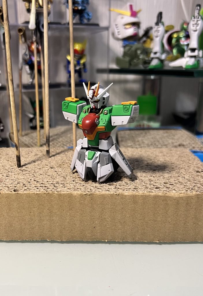 出来るだけ自然な感じになったらセブンイレブンカラーに塗装!途中までピエロみたいに見えてました…とりあえずは!完成!こうなるとローソンとかファミマとかも作りたくなりますな!