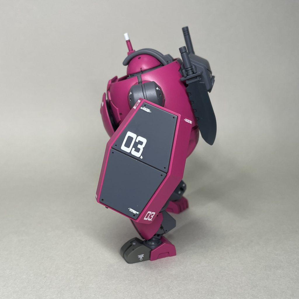 警備任務用装備 よこ 盾のナンバーは、たぶん地球寮にドック入りした順番。おそらく、01 チュチュ機、02エアリアル、03グエル用MS(妄想設定)