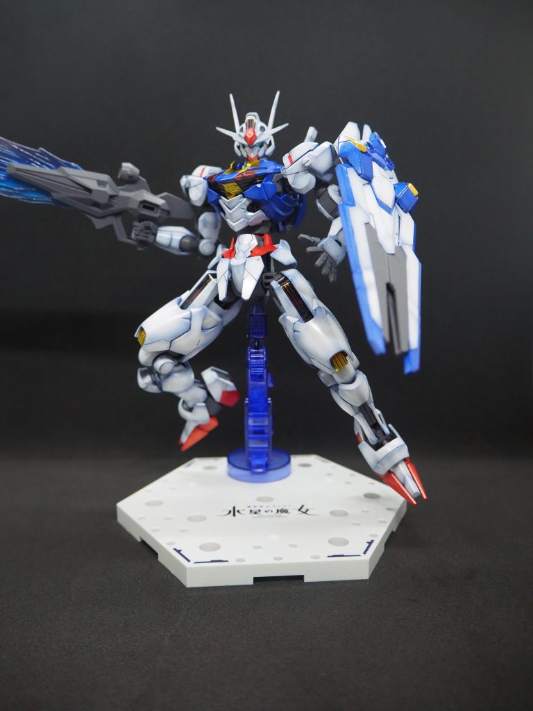 黄色パーツは、クリアイエローでキャンディ塗装した後に、端部にクリアオレンジを入れて濃淡が出るようにしました。箱絵のイメージに少しは近づけたかな。。。