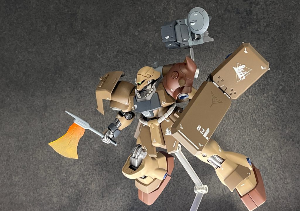 武装はギラドーガの基本装備+コトブキヤのミサイルポッドというシンプルな構成です。（後方支援寄りかも…）アックスはグラデ塗装にしてます。