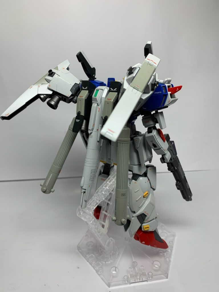 バックパックは、「ライトニングバックウェポンシステムMk-II」を使用しています。そのままでもよかったけど、少し改造しています。
