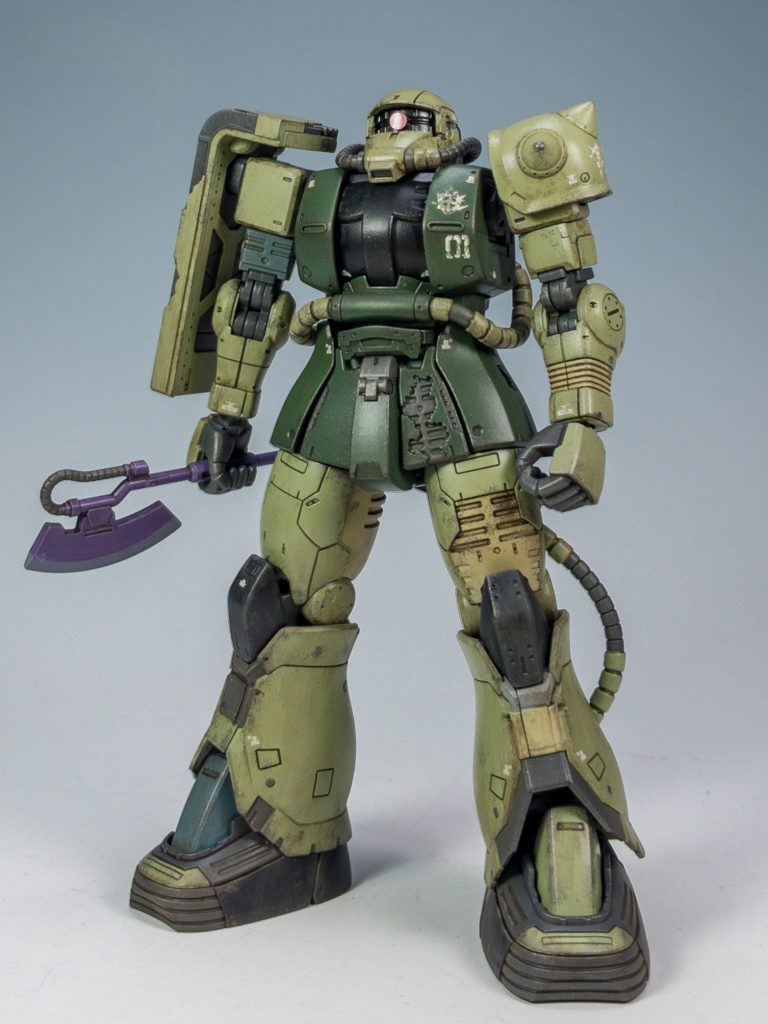 フロントビューです。キットそのままですが、今回は水性ホビーカラーで全塗装しています。成形色より落ち着いた色味になっているかと。その上で、スポンジチッピング、Mr.ウェザリングカラー、ウェザリングマスターで汚しました。