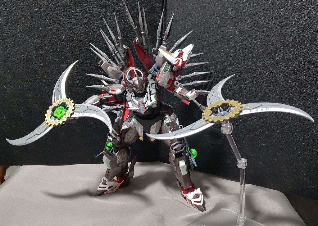 六連は分離も出来て、ブーメランのように射出する事が可能になっている。