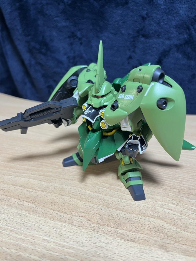 もともとライフル等の武器を持っていなかったので、ジャンクパーツの00シリーズ武器を装備させました。