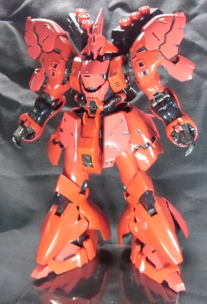 デカールと墨入れをしてから光沢にして研ぎ出しをしようかとも思ったのですが、今回は見送りました。この状態から研ぎ出しをすればもっと光ると思いますが、力尽きました。