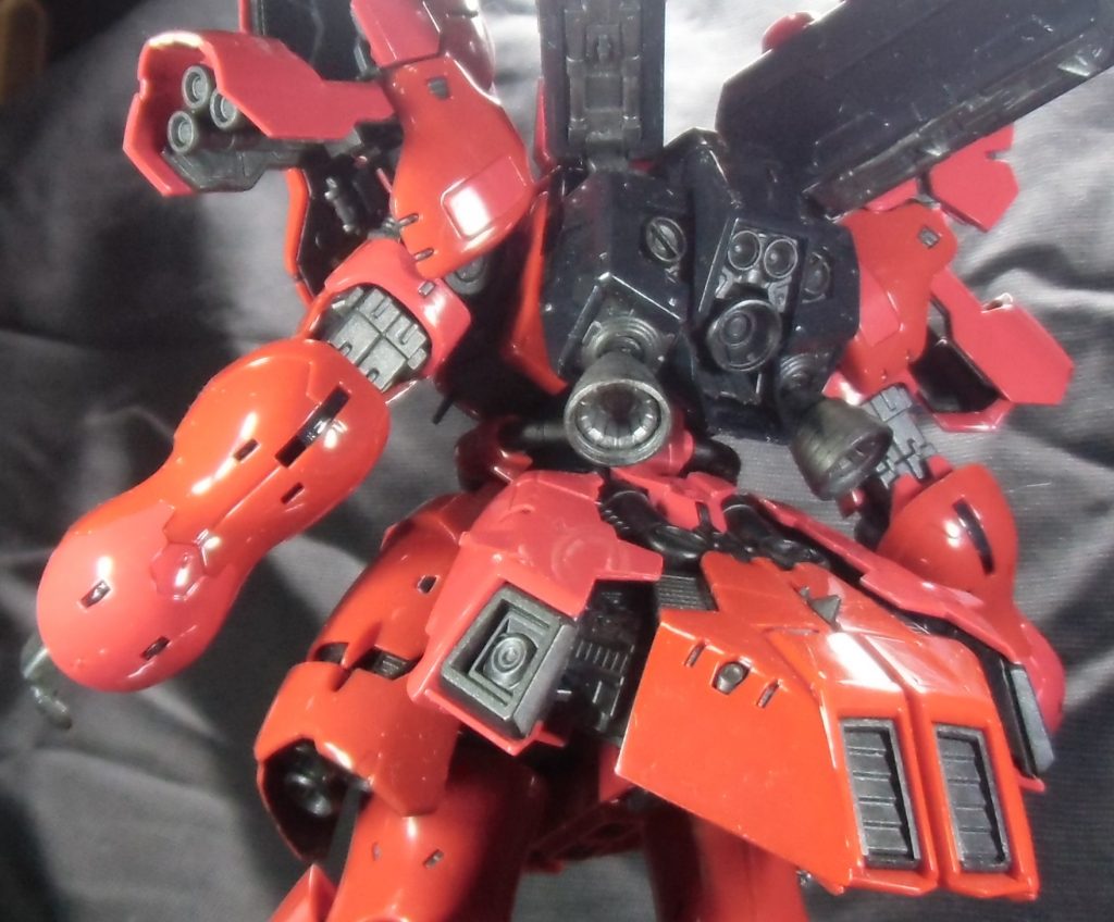 プロペラントタンクは好きではないので、ビルダーズパーツのバーニアを埋め込みました。