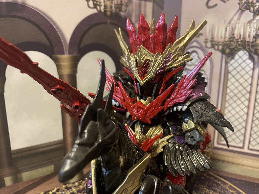 今回のポイントは禍々しいイメージの赤です。