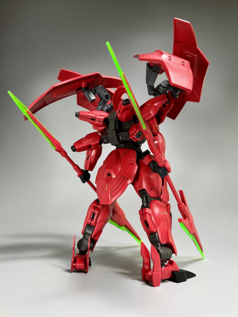 後ろからアンビカーに合わせてイーシュヴァラも4基装備に。