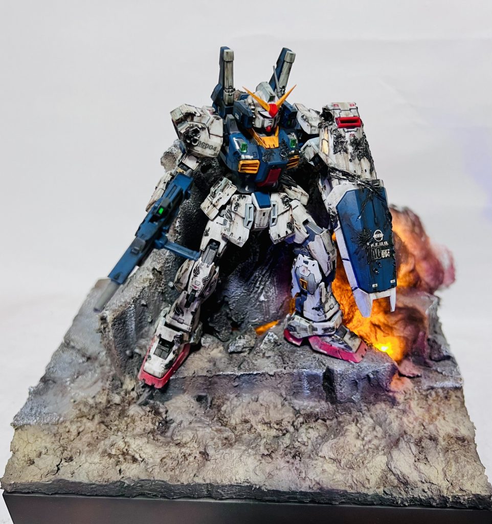 RG 1/144 機動戦士Zガンダム ガンダムMk-II（エゥーゴ仕様）塗装済み完成品 オリジナルLED発光ベース付き–3枚目/制作者：H4co Y