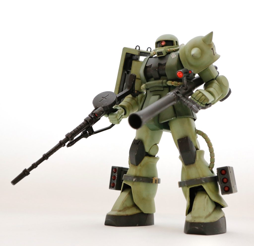 飛び道具両手持ち。