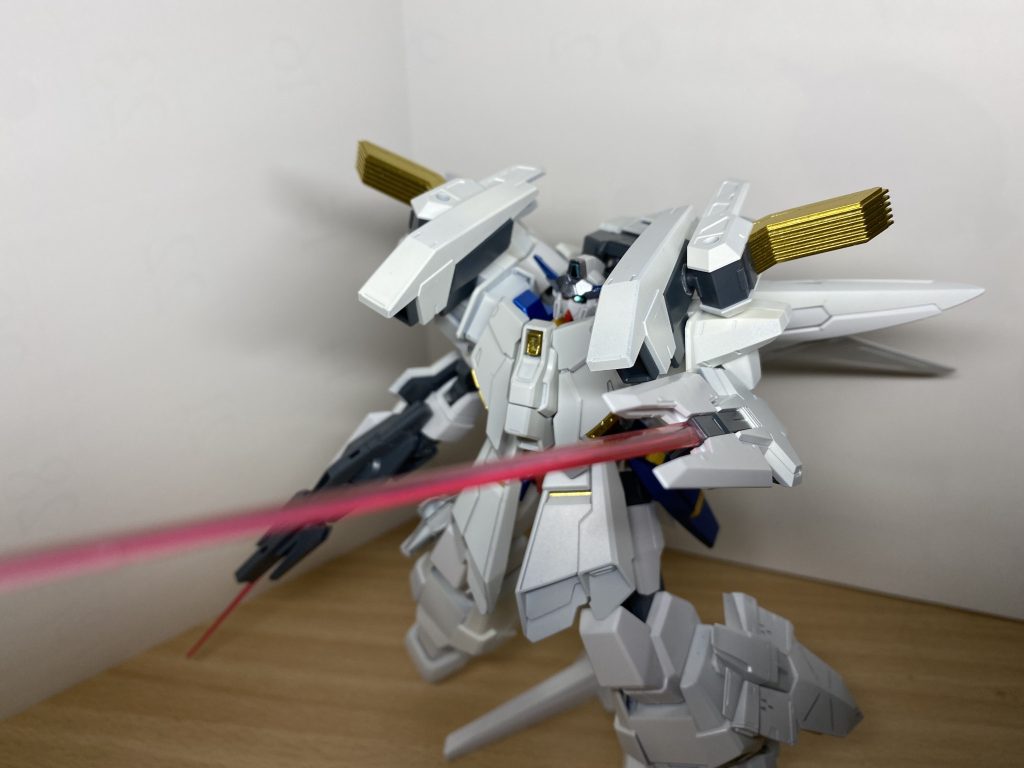 機体テーマは閃光のハサウェイ見てから思いついてましたが、なかなか手をつけられないで数年経ちました。