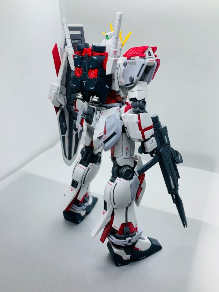 ナラティブガンダムC装備–3枚目/制作者：ふみふみ