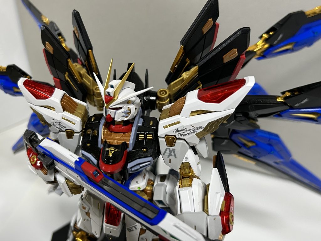 ロングレンジビームライフルを構えたところですが、ライフルが見切れてしまった(๑>؂<๑)てへぺろ