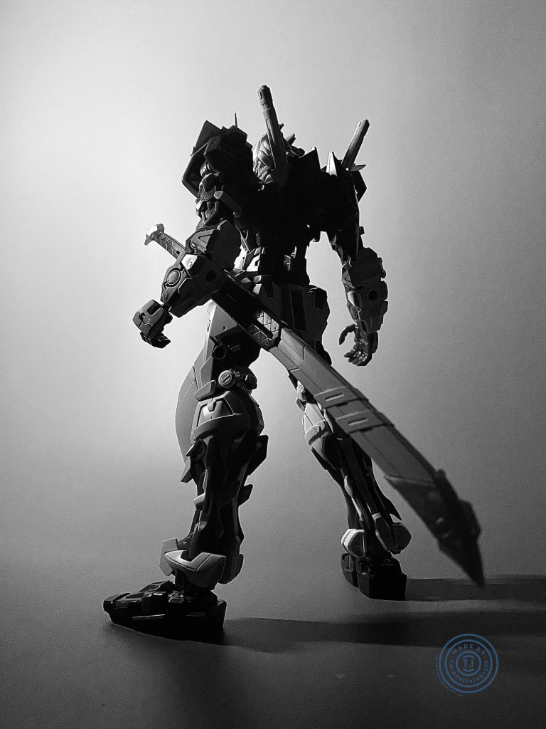 ガンダムアストレイ ダークフレーム–3枚目/制作者：Col.Trautman