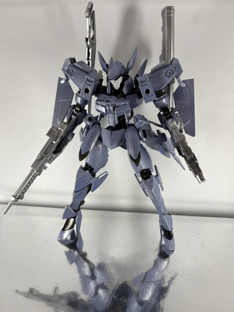 設定(穴があったらスイマセン!マヴラヴ用語多数なので知らない方はスクロール推奨w)元の世界の香月夕呼からもたらされたいくつかの情報からバルジャーノンに近いゲームのメカニックデータも確認された。オルタ世界線の香月博士が戦術機ノウハウなどを加え、開発部門に提供したところ予想以上の好感触を得てしまい、次世代機の試作として開発された。搭乗機の発展版であるというイメージ作りと友軍を混乱させないために現行機に似せたフォルムとしたが、フレームや操作性の違い及び新規OSであるXM3導入で慣れない衛士には操作が困難な機体となってしまった。腕利き衛士が多いイスミ・ヴァルキリーズに予備機として配備されていた。