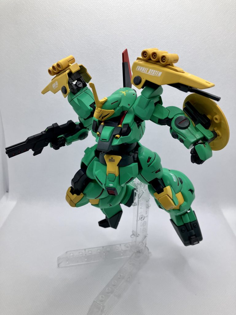 肩に装備してある謎の武器