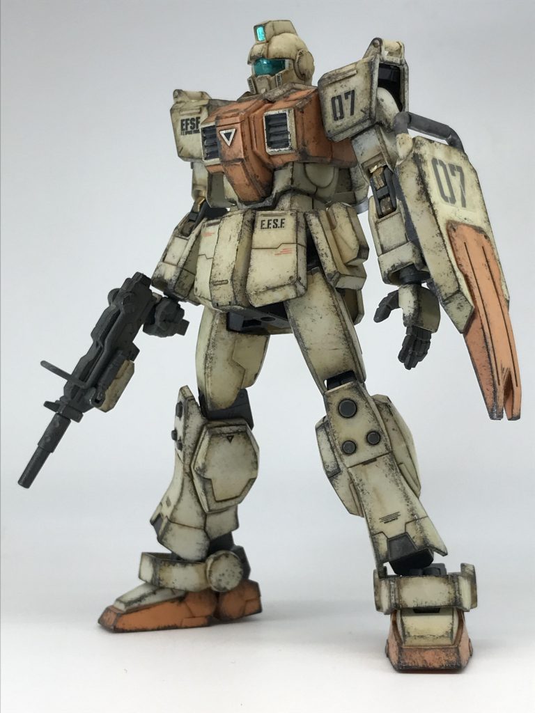 新作はまだまだ時間がかかりそうなので過去作品でお茶濁し😭これ膝のスパイク?の部分は塗ってるかな?いや…割と新しいキットだから色分けされてた様な気もするHGUCの古い方の陸戦型ガンダムは色分けされてなかった覚えがあるけど、作ったのは結構前なので覚えてない…😥←最近物忘れがひどい…