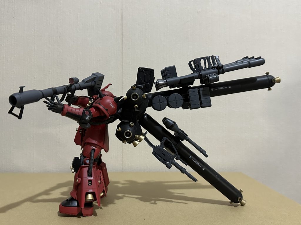 機体より武装が…。