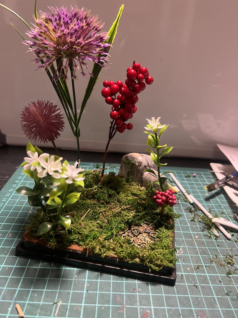 まるで生花状態。貧乏人の味方。全てダイソー製品。😁👍台座はキャンドゥだった。