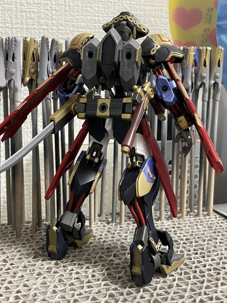 後ろの武器を左右に展開。我ながら地味にカッコイイと思ってます♪