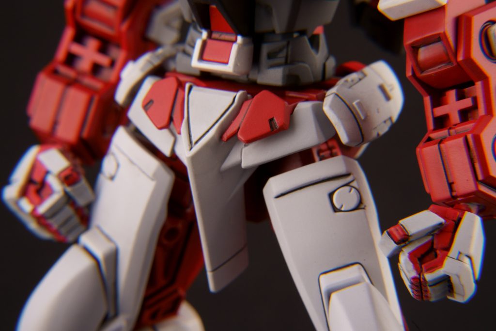 腰のパーツはプラバンを足して隙間が少なくなるようにしています。