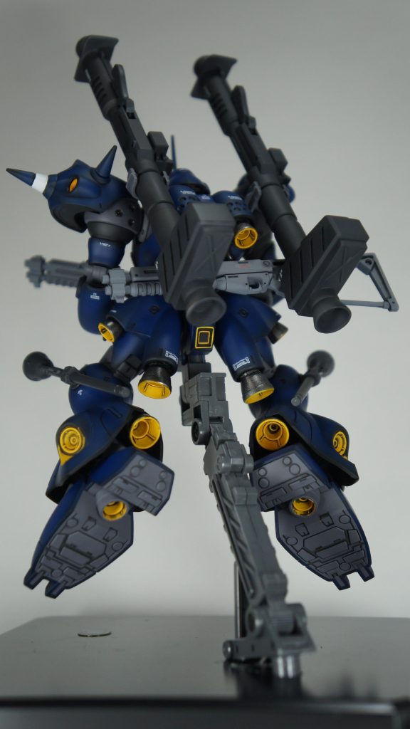 背面バーニア外側はスターブライトアイアンで塗りましたが、希釈が濃いめでうまく吹けず、きれいに発色していないのが残念です。本来もっときらっとするはず…