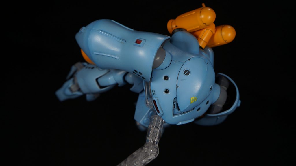 撮影時にスタンドから転げ落ち、ジェットパックのアンテナ?が折れました…。ズゴックEも何度か折れたので、ここはもう仕方ないと諦めました…。