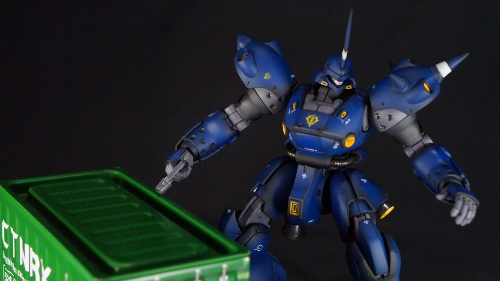 「さあ来い！戦い方を教えてやる！」コンテナのサイズ感！？