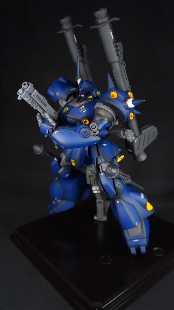 5年前にガンプラ復帰した際に購入し、部分塗装＆艶消しトップコートで仕上げようと作り始めましたが、武装類の合わせ目消しが大変過ぎて5年間寝かせることになってしまいました。昨年から積みプラが急増してきたため、しっかり作っていかねばと気合を入れ直し、まずは作りかけていたものを片付けようと完成させました。