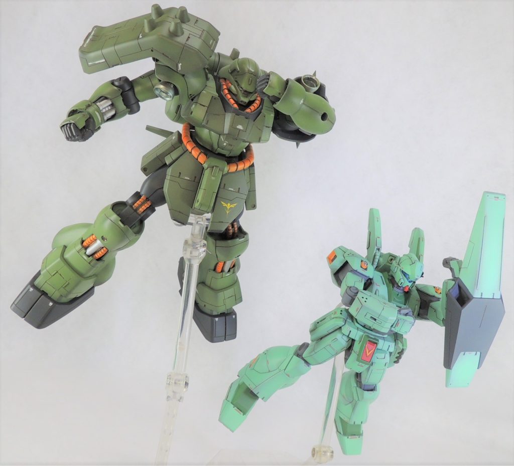 ギラドーガ、ジェガンとも、スジ彫りや金属パーツの設置によりディティールを追加しています。