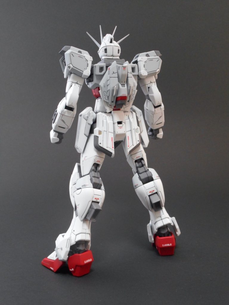 フォースシルエットを外して後ろから。フォースシルエットはマグネットで着脱する様にしましたが、ちょっと磁力が足りないのかすぐ外れがちでこれは失敗でした・・・・飾っている場所付近ではそ〜っと歩くように心がけないと(笑)