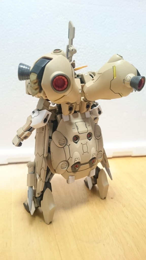 グシオンリベイクの後ろ姿を見ていて、ジ・Ｏぽさを感じたため、大きな鶏冠とフロントアーマーをつけてみました。