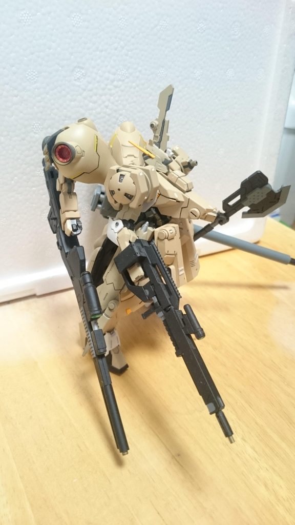 せっかく腕が4本もあるので、それぞれに武器を作ってみました。最後まで見ていただきありがとうございました。簡単ではありますが、今回はこれにて。