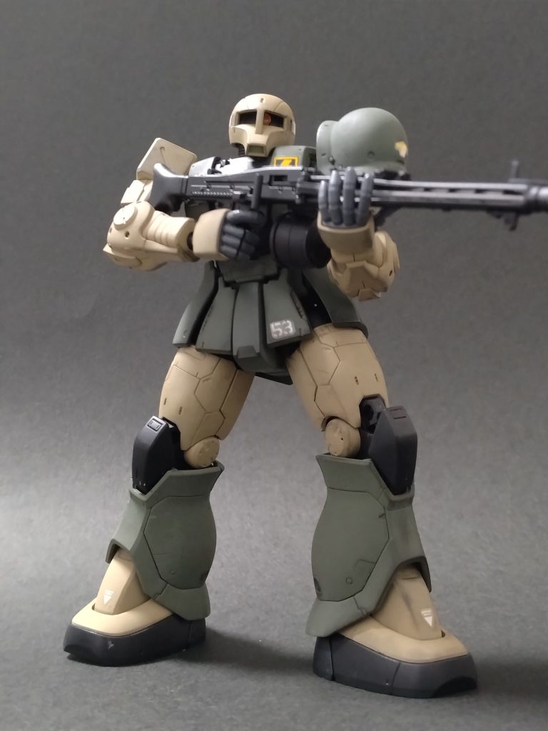 武器はリトルアーモリーのMG3 