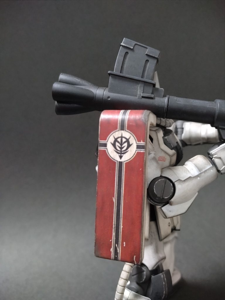 ジオン国旗のデカール自作しました。めちゃめちゃカッコイイ(｀･ω･´)ゞこのシールドでビール3杯いけます🍺o(*´ω｀*)