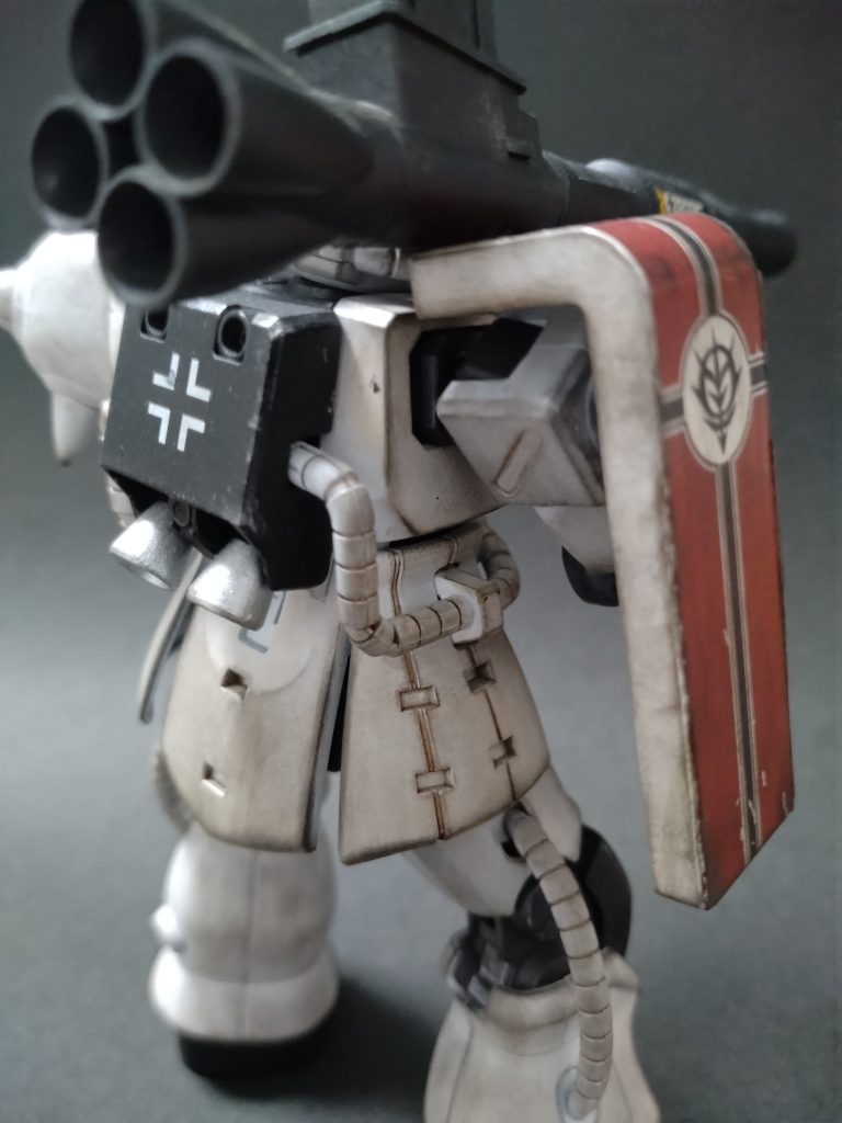 ランドセルにバルケンクロイツ。ドイツ系パイロットの設定です。