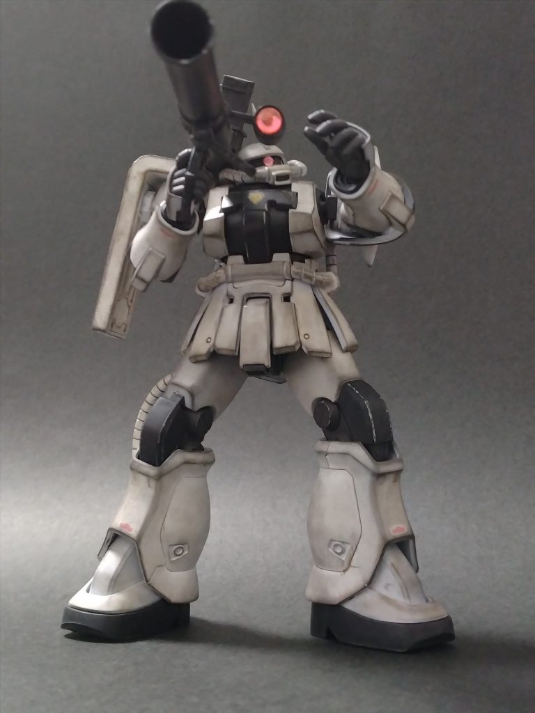 足のスラスター塗装忘れてますね。(笑)