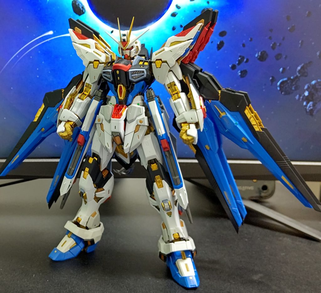 格好よすぎる…今までのガンプラの技術の集大成として素晴らしい稼働範囲により様々なポージングが可能となっています