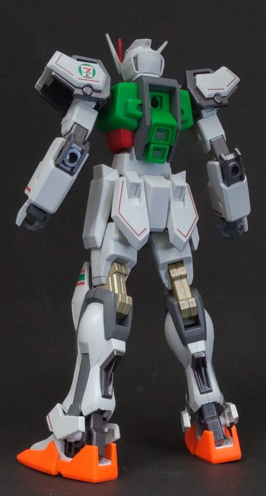 セブン-イレブン限定ストライクガンダム–3枚目/制作者：三代目和菓子屋