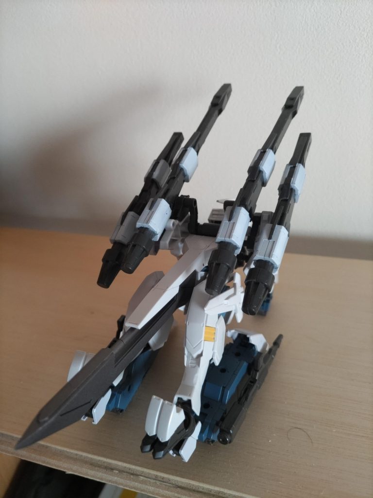 担架したバスターソードが犬のしっぽみたいな感じに。個人的なお気に入りポイントです。閲覧して頂きありがとうございました!