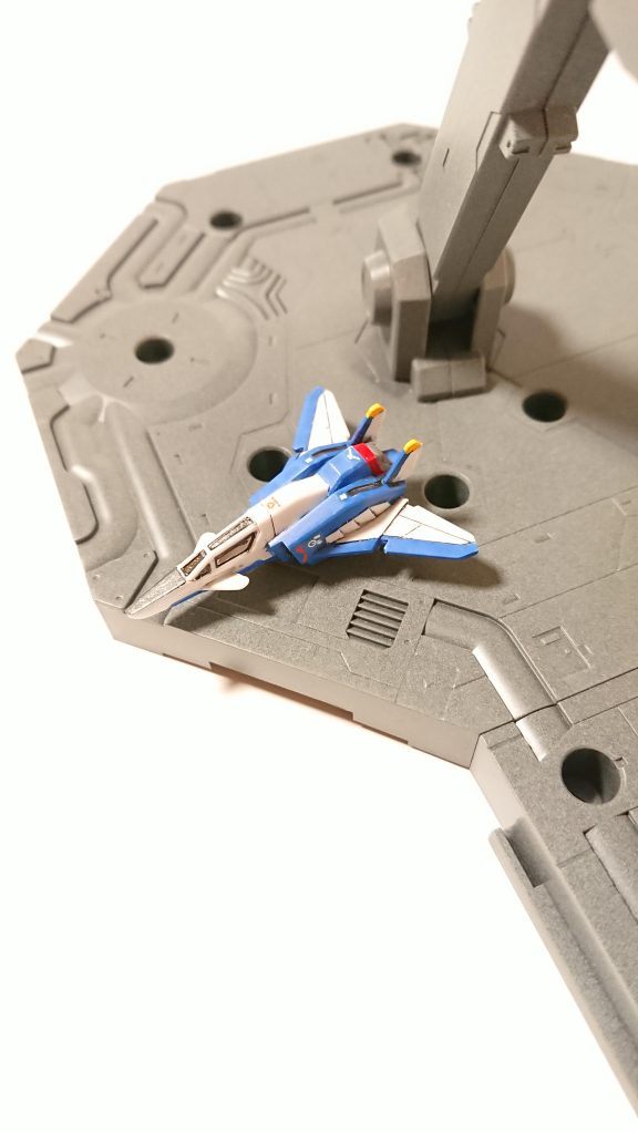 コアスプレンダーは成型色の白一色だったので塗り分けが大変でした(笑)