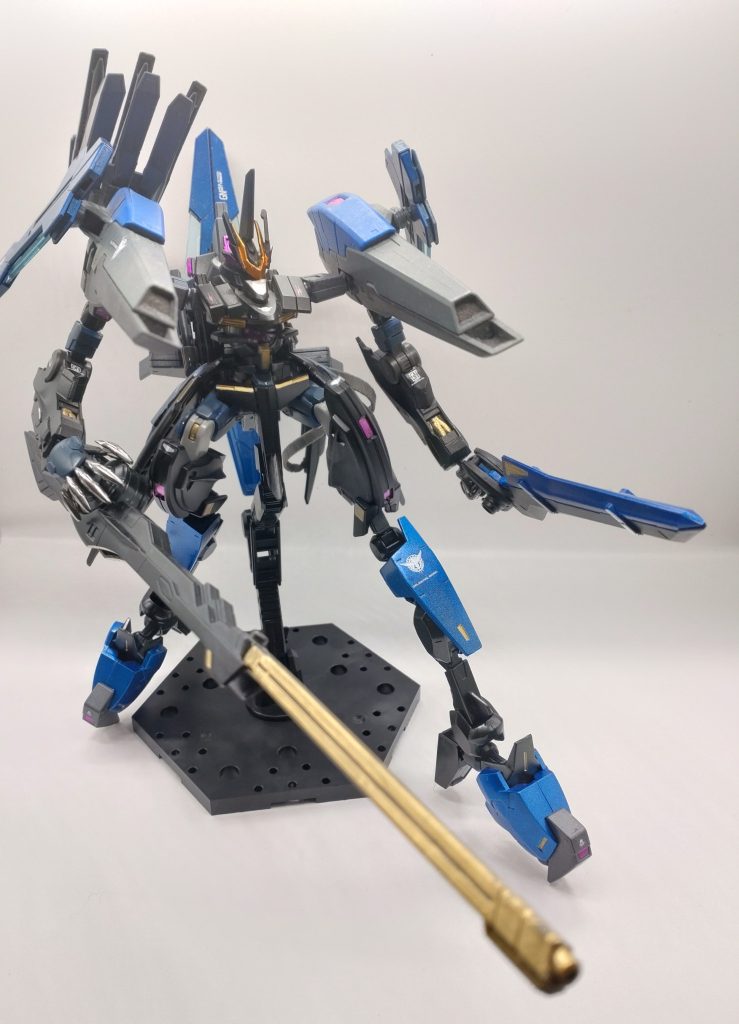 手に装備したGNキャノン展開で締めです。ご閲覧ありがとうございました、良いお年を。