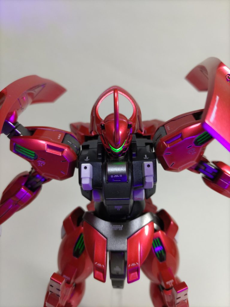 蛍光塗料でピコーンと光ります。